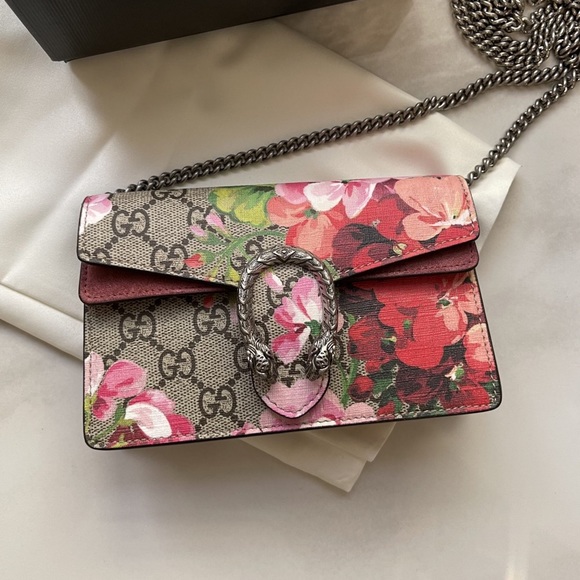 *SOLD* Gucci GG Supreme Monogram Blooms Super Mini Dionysus Bag Antique Rose - Picture 2 of 7